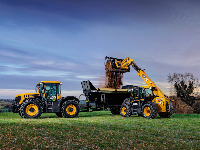 JCB Fastrac 4220 iCON + JCB Loadall 542-70 AGRI Pro 50kph 03